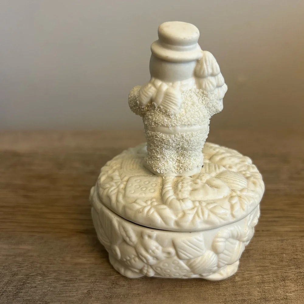 Smiling Chubby Snowman Christmas Trinket‎ Box Snowy Ceramic Holiday Collection